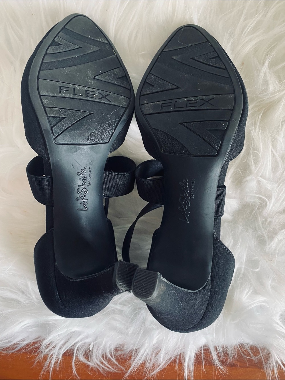 🛍️Life Stride Black Crisscross Pointed-Toe Heels - Picture 11 of 16